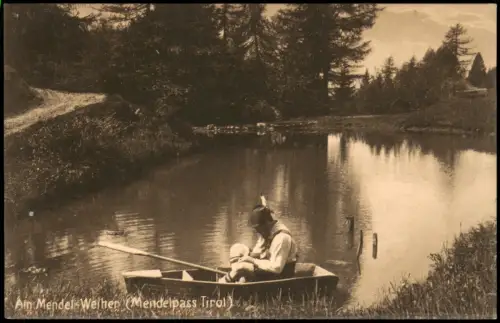 Cartolina Bozen Bolzano Mann in Tracht im Boot Medelweiher Südtirol 1916