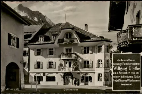 Mittenwald Straßen Partie Personen vor Goethe-Haus (ehem. Post) 1940