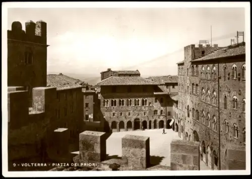 Cartolina Volterra Ortsansicht VOLTERRA PIAZZA DEI PRIORI 1930