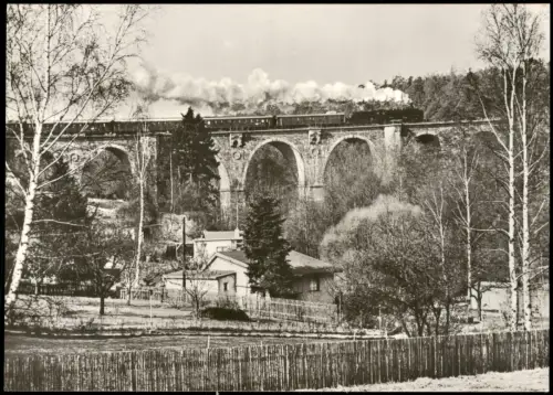 Syratal-Plauen (Vogtland) Dampflokomotive der BR 50 auf der Syratalbrücke 1982