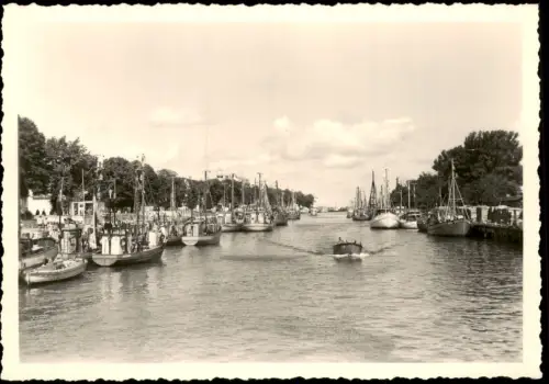 Ansichtskarte Warnemünde-Rostock Strom Fischerboote - Fotokarte 1959