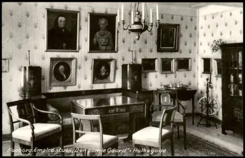 Postcard Faaborg Empire stuei Den gamle Gaard i Holkegade. 1956