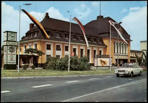 Höchst-Frankfurt am Main Bahnhof Auto (Ford oder Opel) 1982/1975