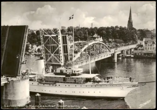 Sonderburg Sønderborg Kongeskibet Dannebrog, Schiff passiert Zugbrücke 1956