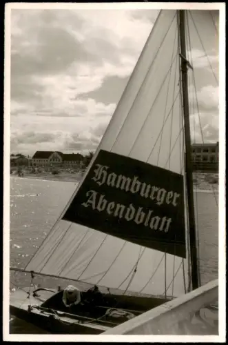 Niendorf Segelboot mit Reklame Hamburger Abendblatt am Strand 1960 Privatfoto