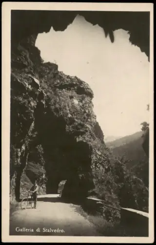 .Italien Italia Galleria di Stalvedro Italien Straßen-Tunnel Radfahrer 1920