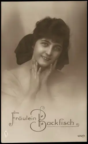 Ansichtskarte  Schöne lachende Frau Fräulein Backfisch Fotokunst 1912