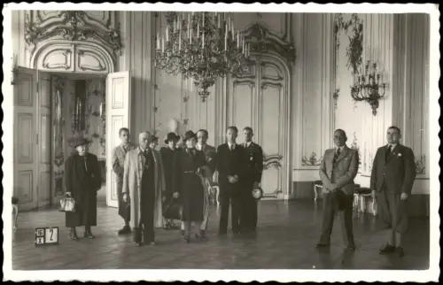 Ansichtskarte Hietzing-Wien Schloss Schönbrunn - Saal Gruppenbild 1932