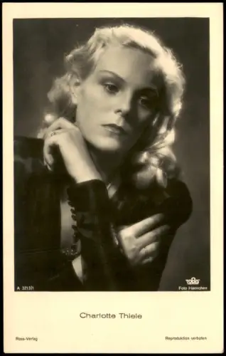 Ansichtskarte  Porträt der Schauspielerin Charlotte Thiele 1940