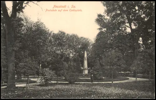 Ansichtskarte Neustadt (Sachsen) Postsäule auf dem Teklaplatz. 1913