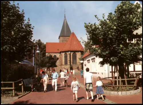 Bramsche Partie an der St. Martinkirche, Personen beim Spaziergang 1996