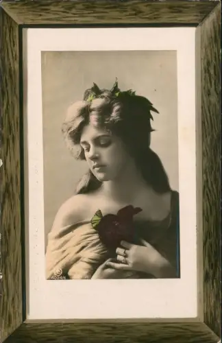 Menschen Soziales Leben schöne Frau Blume Kleid 1909 Passepartout