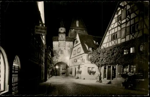 Rothenburg ob der Tauber Roedergasse mit Markusturm bei Nacht 1970