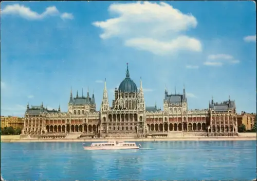 Postcard Budapest Parlament (Országház) am Donauufer 1965