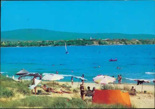 Primorsko Приморско Badestrand mit Sonnenschirmen und Urlaubern 1980