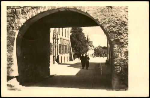 Orlamünde DDR AK Straßen Ansicht, Durchblick durch Oberes Tor 1954