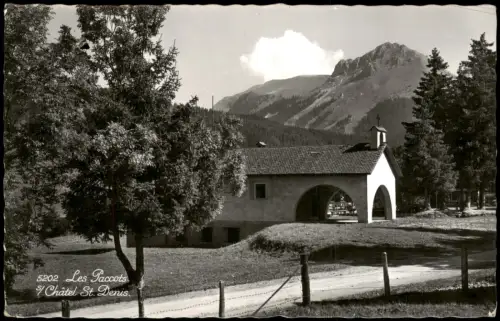 Ansichtskarte Les Paccots Kapelle in Les Paccots mit Bergpanorama 1950