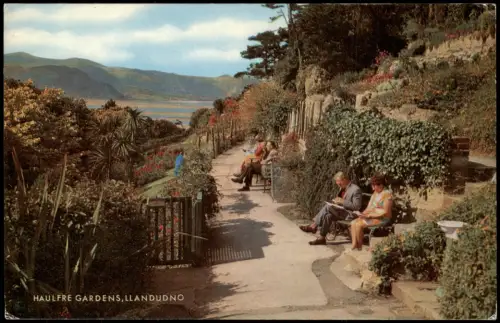 Postcard Llandudno (Wales) Haulfre Gardens 1970