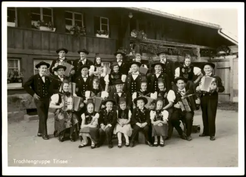 Titisee-Neustadt Harmonikagruppe  Schwarzwaldhaus Oberbeckenhof 1960