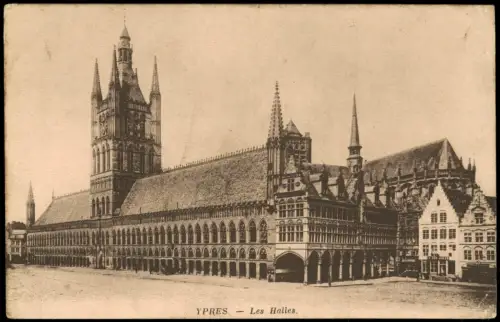 Postkaart Ypern Ieper / Ypres Les Halles 1918
