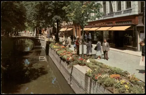 Postkaart Delft Delft Voorstraat met Bloemenmarkt 1962