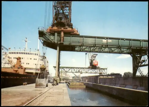 Swinemünde Świnoujście ŚWINOUJŚCIEW porcie, Hafen, Kran-Anlage Frachtschiff 1973