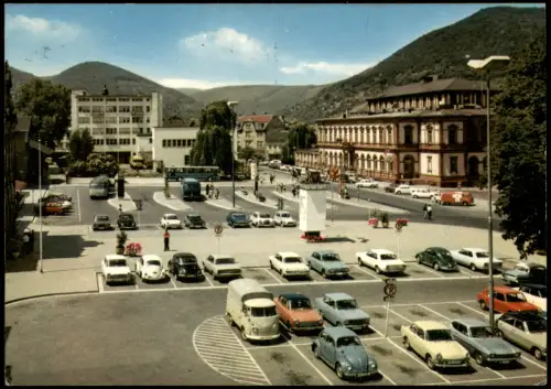 Neustadt an der Weinstraße Bahnhofplatz Parkplatz Autos VW Käfer  Bulli 1970