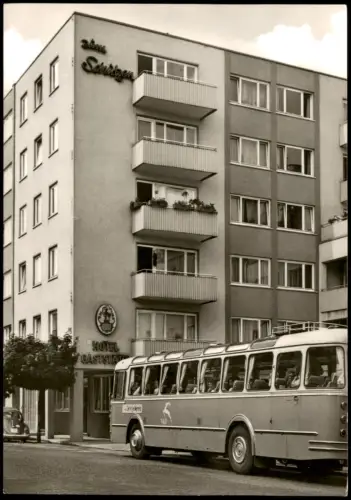 Ansichtskarte Neu-Ulm Hotel-Restaurant 'Zum Schützen' mit Omnibus 1965