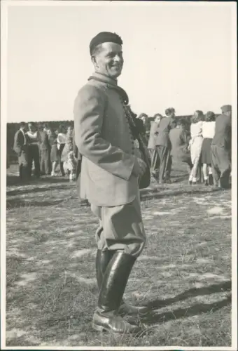 Pressburg Bratislava Mann auf Volksfest in Tracht Vajnory 1947 Privatfoto