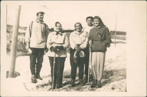 Postcard Brünn Brno Gruppe beim Schneewandern - Fotokarte 1950