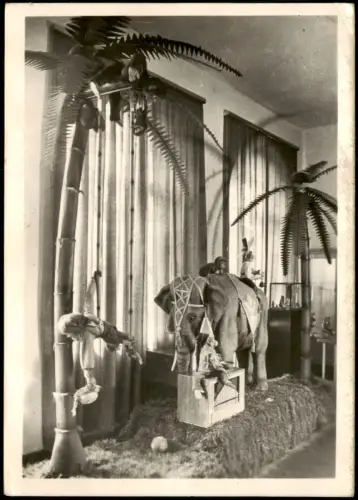 Sonneberg Bewegliche Elefantengruppe im Deutschen Spielzeugmuseum 1951