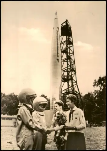 Ansichtskarte Chemnitz Kosmonautenzentrum mit Rakete und Jungen Pionieren 1964
