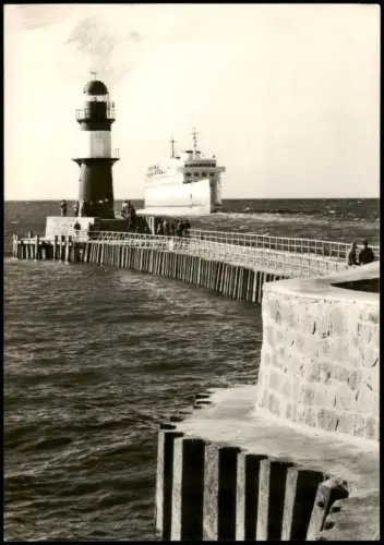 Warnemünde-Rostock Fährschiff  passiert Leuchtturm Hafen-Einfahrt DDR AK 1969