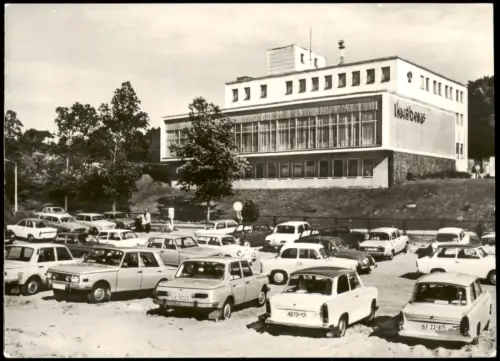 Ansichtskarte Ahrenshoop Kurhaus, div. Auto Modelle Trabant uvm. 1978