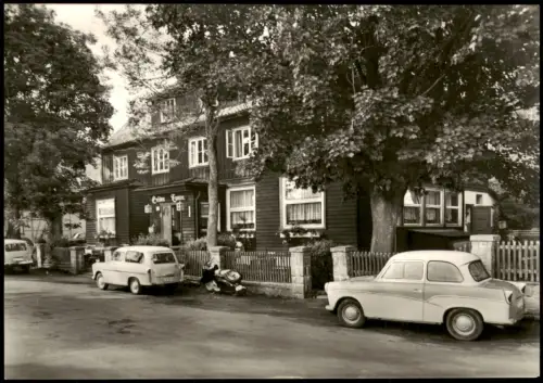 Mandelholz-Elend (Harz) Autos vor Gasthaus Grüne Tanne im Harz zur DDR-Zeit 1967