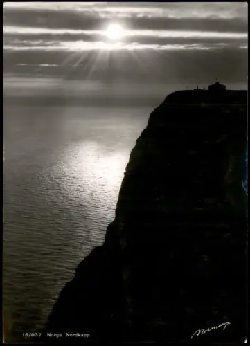 Norwegen Norge Nordkapp Stimmungsbild mit Sonne Spiegelung im Meer 1960