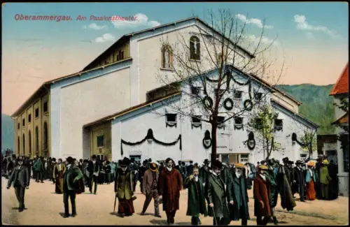 Ansichtskarte Oberammergau Gäste vor dem Passionstheater 1910
