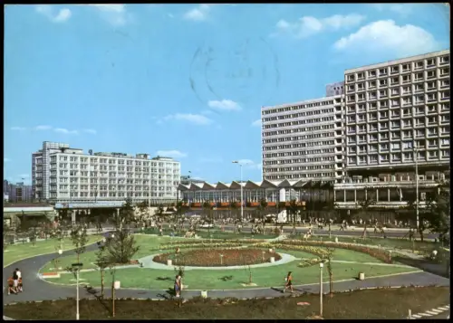Ansichtskarte Mitte-Berlin Rathausstrasse, belebt 1975