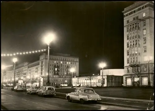 Ansichtskarte Berlin Karl-Marx-Allee bei Nacht 1966