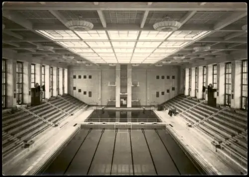 Ansichtskarte Rostock Schwimmhalle Neptun mit Sprungturm 1957