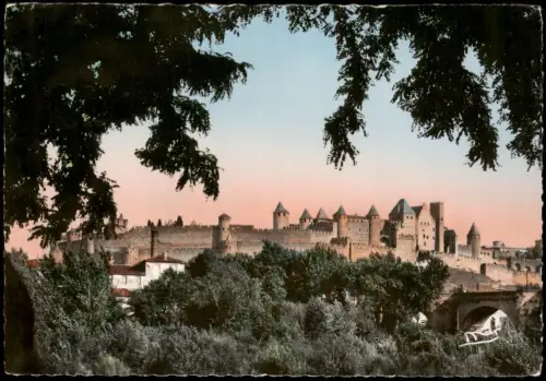 CPA Carcassonne Carcassona CARCASSONNE La Cité 1955