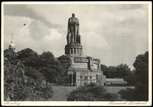 Ansichtskarte St. Pauli Hamburg Bismarckdenkmal im Alten Elbpark 1943