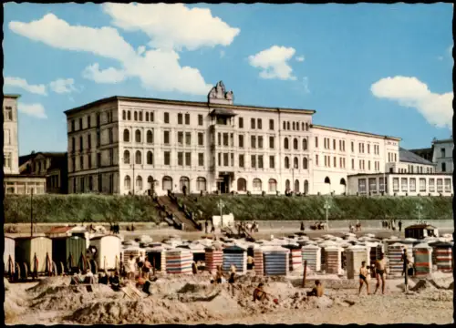 Ansichtskarte Borkum Haus Europa mit Strand und Strandkörben 1967