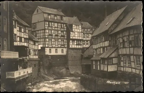 Monschau/Eifel Montjoie Historische Fachwerkhäuser am Flussufer 1935