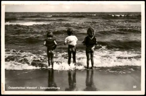 Niendorf-Timmendorfer Strand Saisoneröffnung Kinder  Wellen 1955