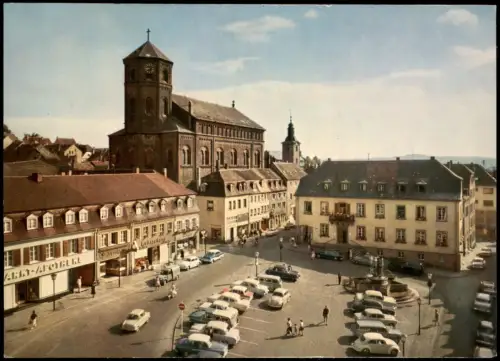 Homburg ( Saarpfalz) Marktplatz, Parkplatz Autos u.a. VW Käfer 1970