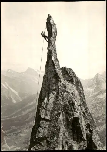 Vespran Vicosoprano | Visavraun Bergsteiger an der Felsnadel La Fiamma 1950