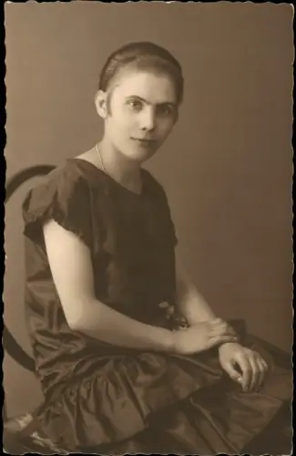 Menschen Soziales Leben Frau (Atelier-Foto Rembrandt Halle Saale) 1926