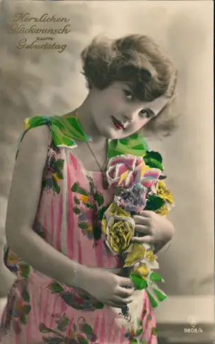Geburtstag Birthday Mädchen Blumenkleid Blumen Fotokunst Colorfoto 1928