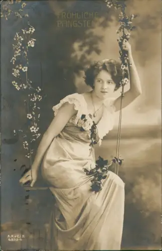 Pfingsten Pentecost Fotokunst schöne Frau auf Blumenschaukel 1914
